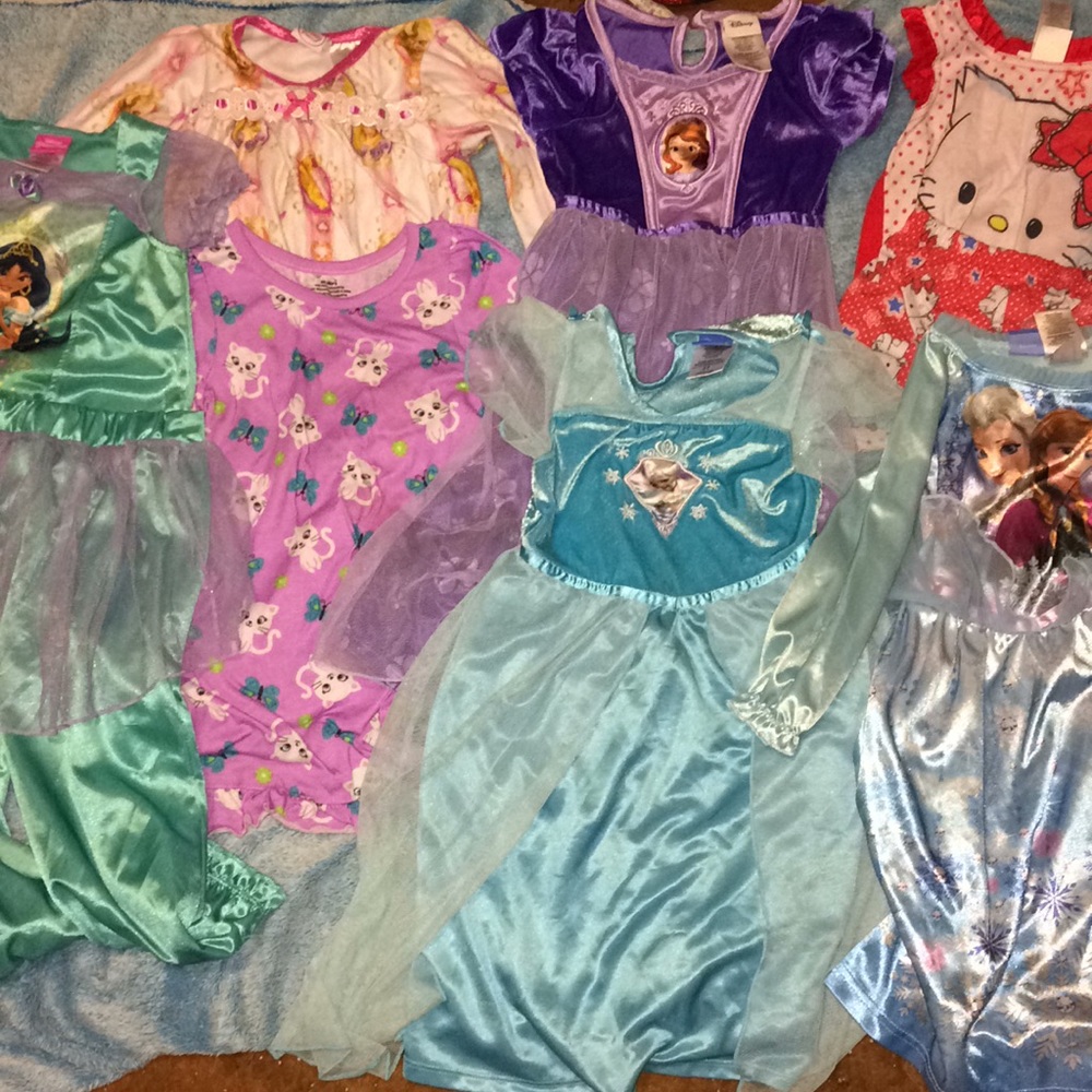 Bundle Pajamas and Gowns 3T